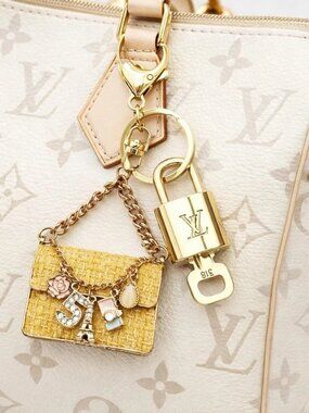 Authentic LV Gold Padlock & Key 🔑 Designer Bag Charm w/ Unbranded Bag Keychain
